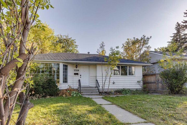 2329 25 Avenue NW  Calgary AB T2M 2C4 photo