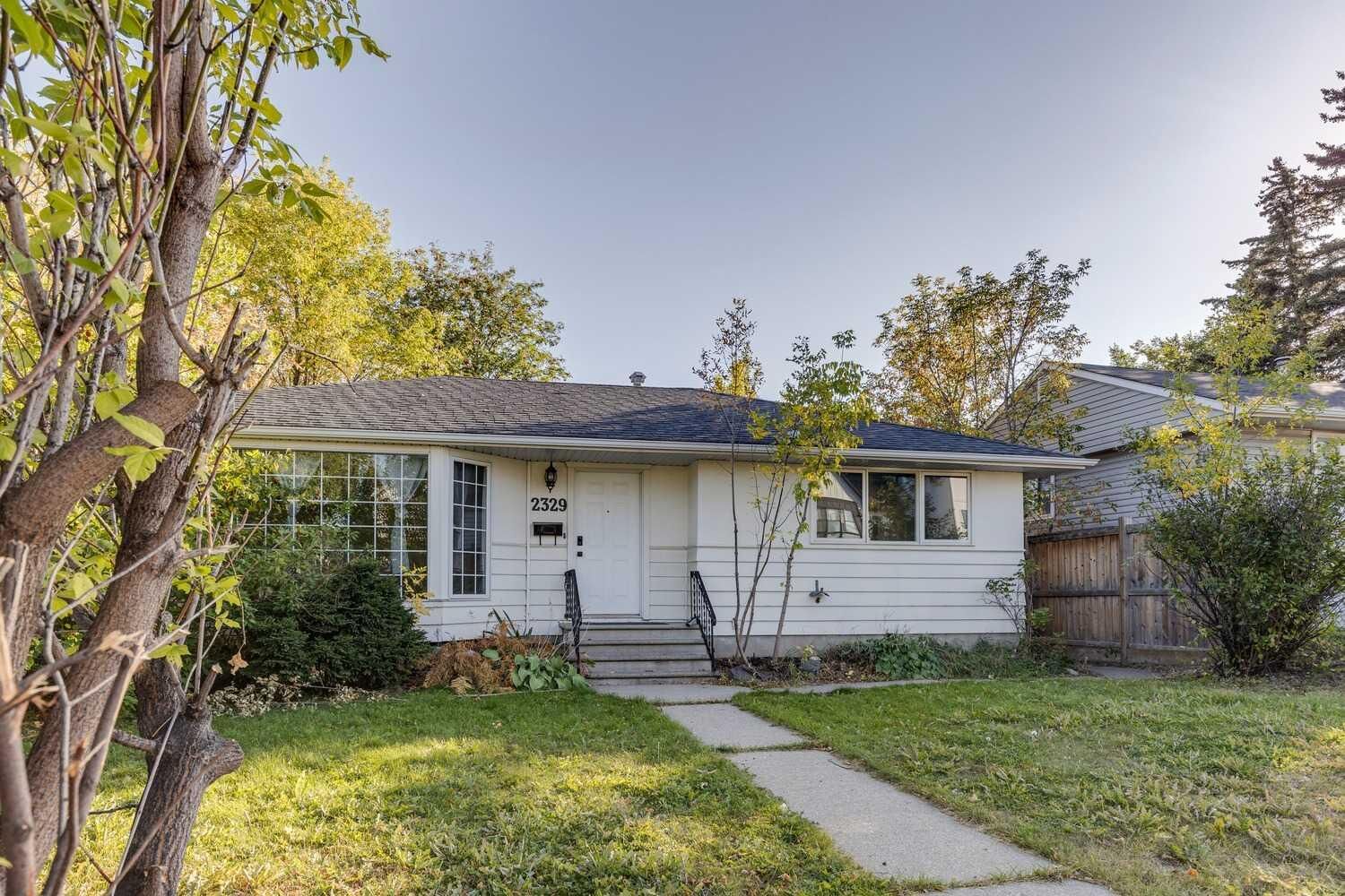 Property Photo:  2329 25 Avenue NW  AB T2M 2C4 