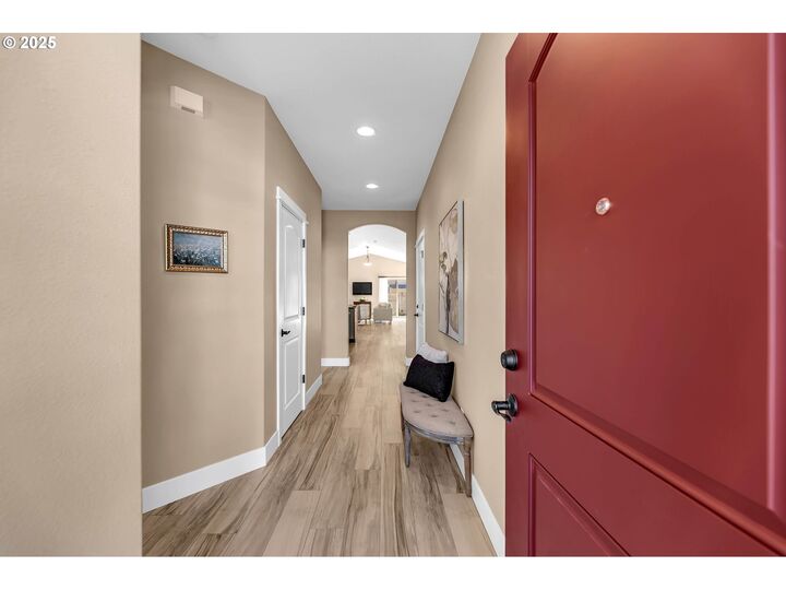 Property Photo:  5102 NE 28th Ave  WA 98663 