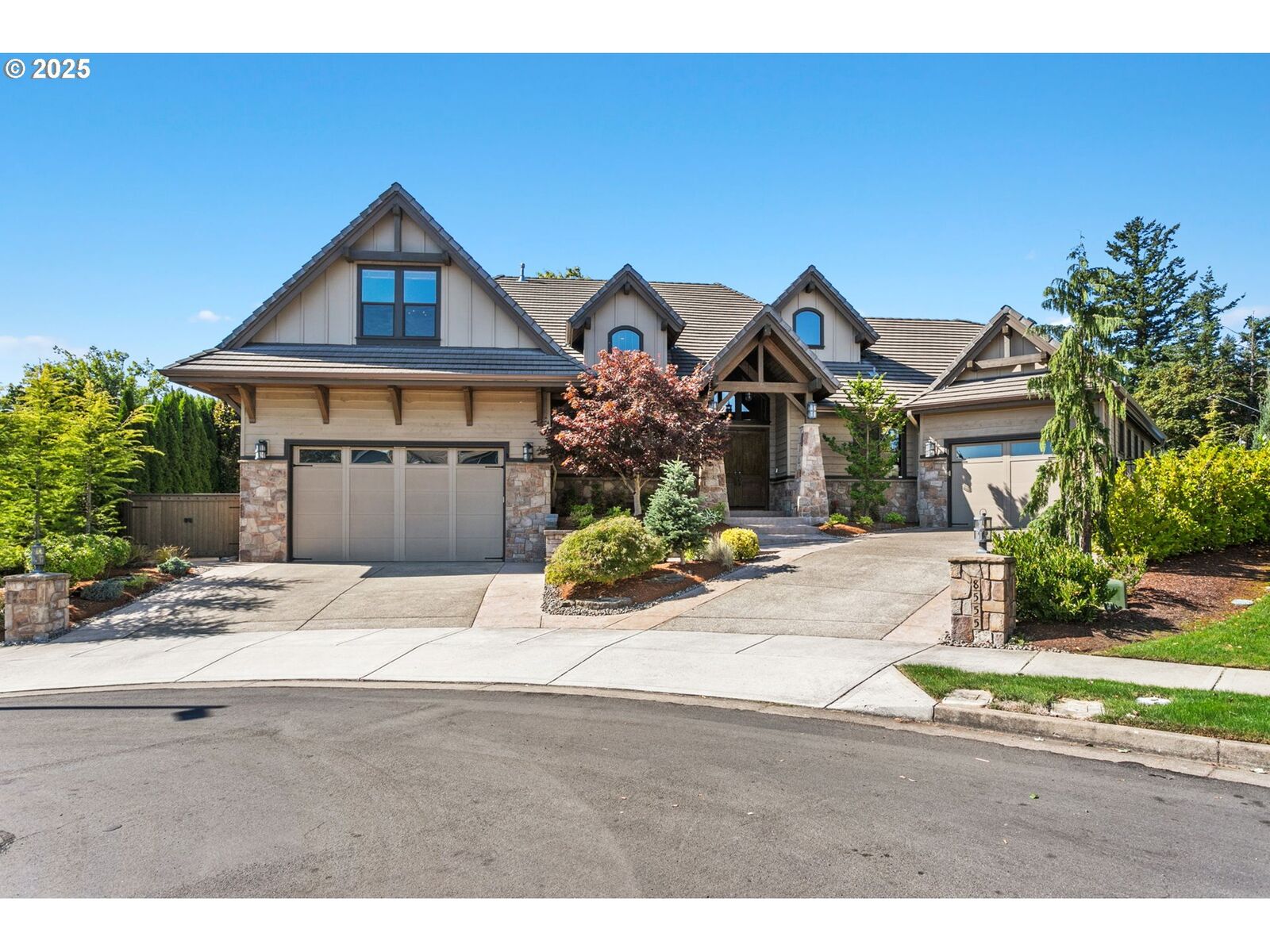 Property Photo: 8555 SE Northern Heights Ct OR 97086