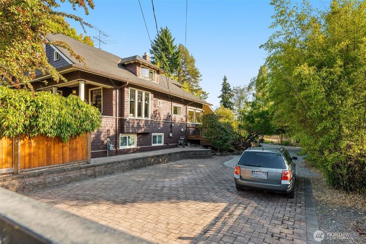 Property Photo: 1743 S Angeline WA 98108