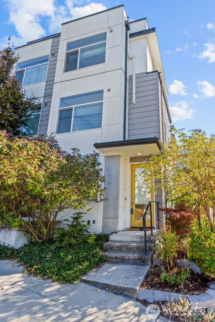 Property Photo:  1128  24th Avenue S  WA 98144 