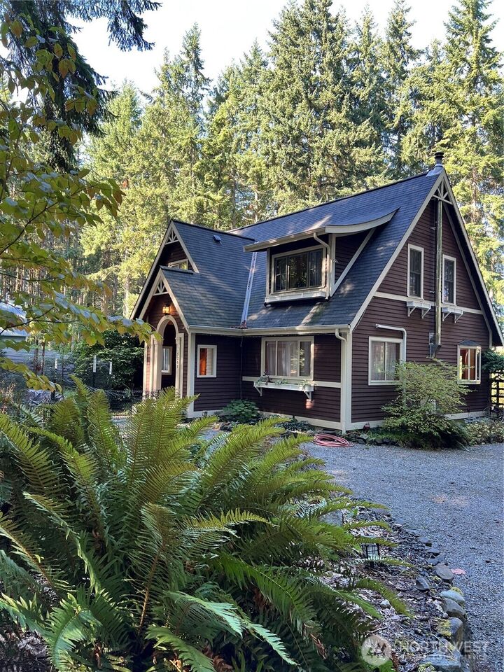 5261  Rose Avenue NE  Bainbridge Island WA 98110 photo