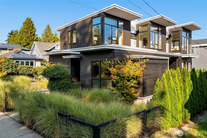 Property Photo:  4030  Meridian Avenue N  WA 98103 