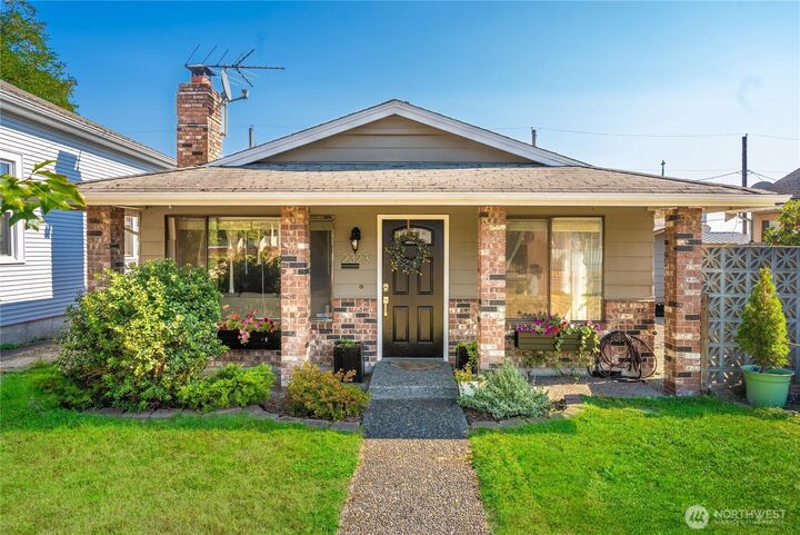 2323  Oakes Avenue  Everett WA 98201 photo