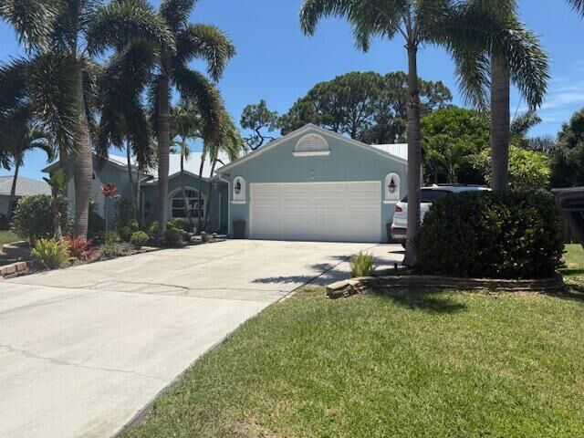 Property Photo:  434 NW Concord Drive  FL 34983 