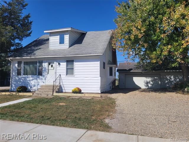 Property Photo: 2516 W Genesee Street MI 48446