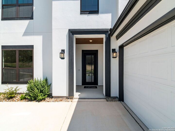 Property Photo:  5911 Verandas Way  TX 78257 