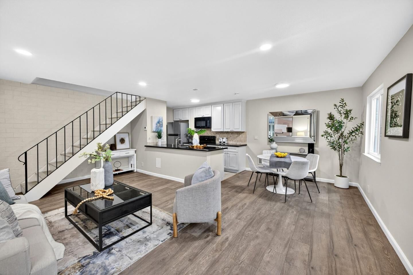 Property Photo:  375 North 3rd Street 3  CA 95008 