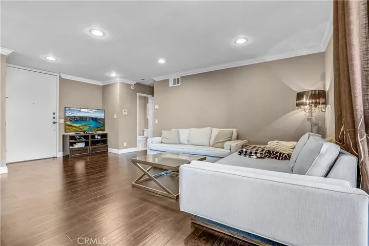 Property Photo:  100 S Doheny Drive 315  CA 90048 