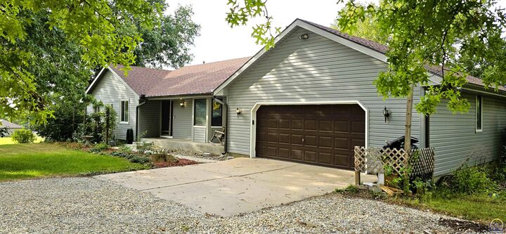 Property Photo:  346 NE 62nd St  KS 66617 