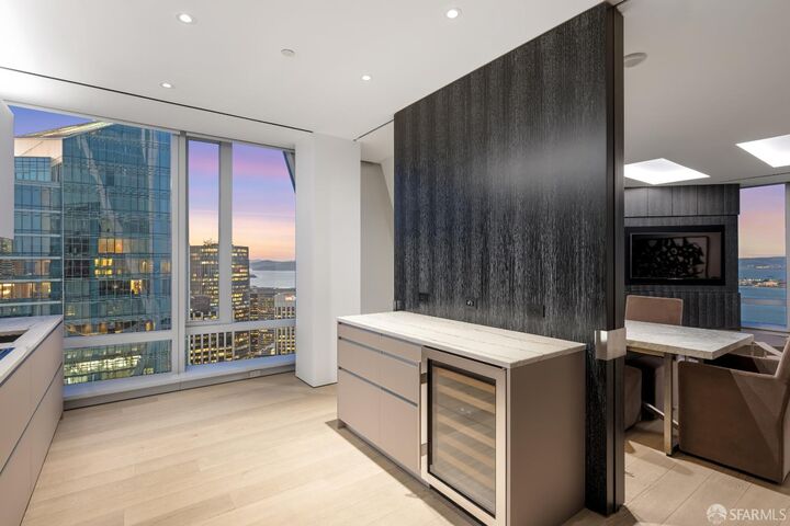 Property Photo:  181 Fremont Street 58A  CA 94105 
