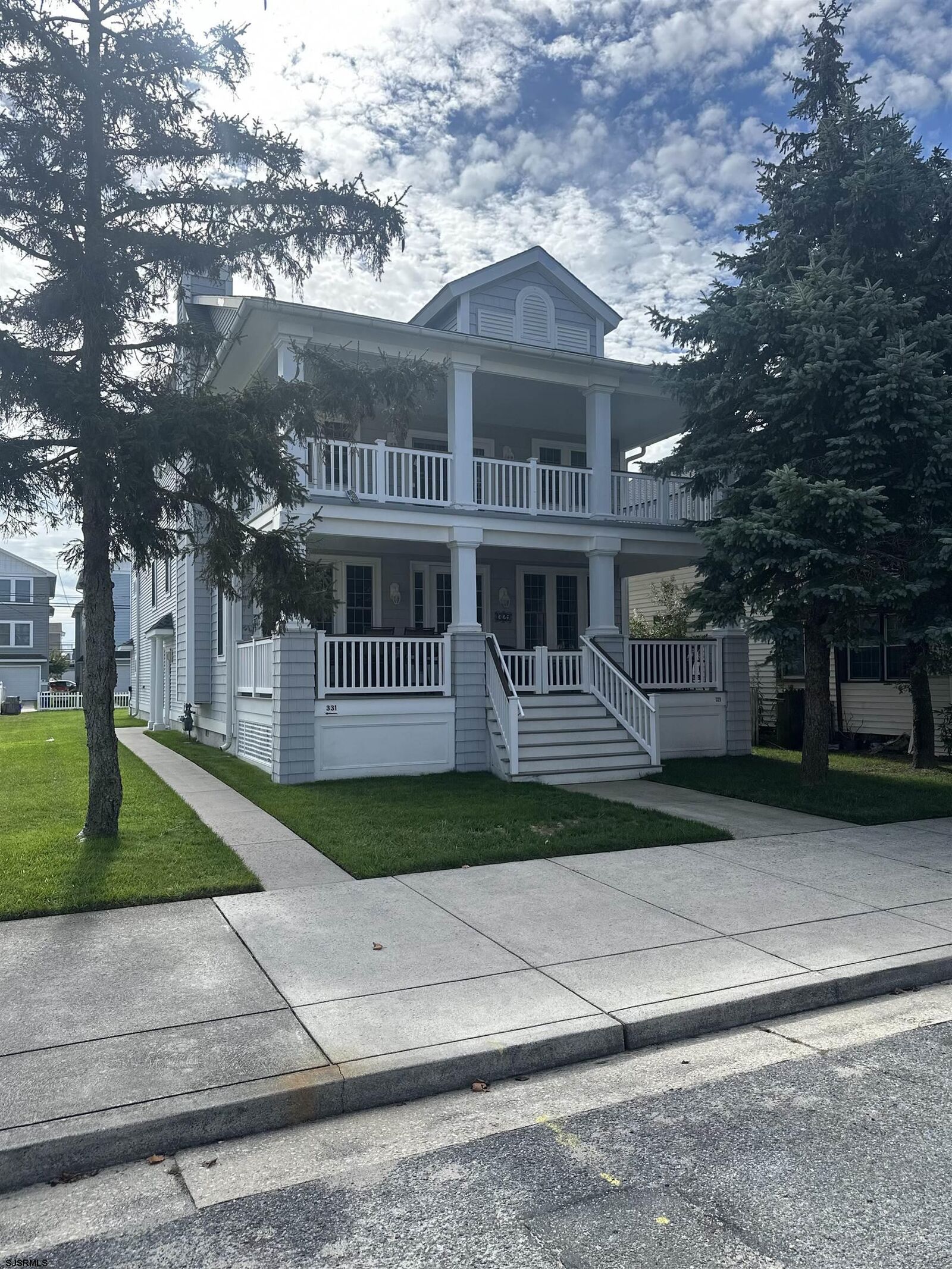 Property Photo:  329 Ocean Ave 1st Floor  NJ 08226 