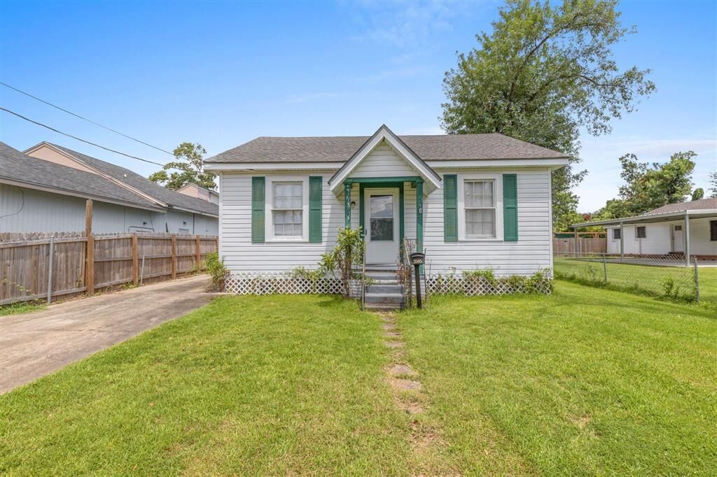 Property Photo: 2005 Ernest Street LA 70601