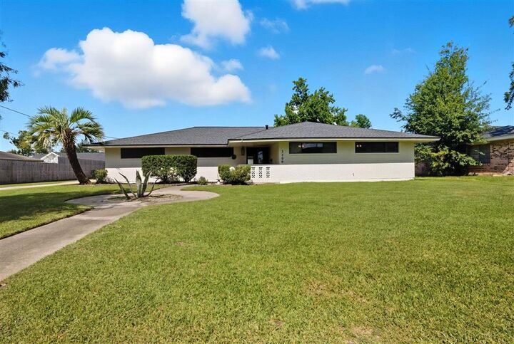 2200 Barbe Court  Lake Charles LA 70601 photo