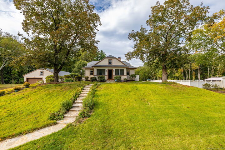 152 Arch Road  Avon CT 06001 photo