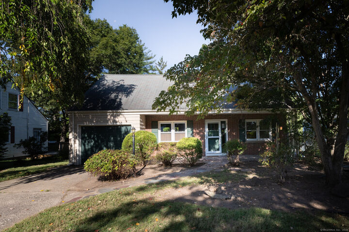 Property Photo:  3 Grandview Court  CT 06492 