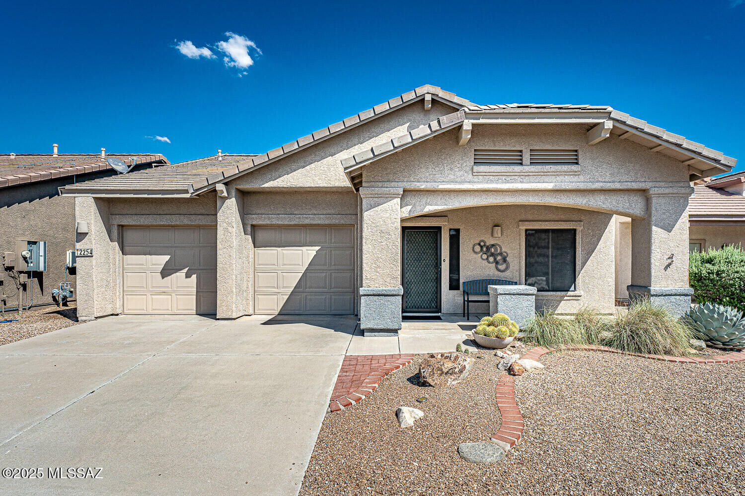 Property Photo:  2254 N Avenida Del Petalo  AZ 85614 