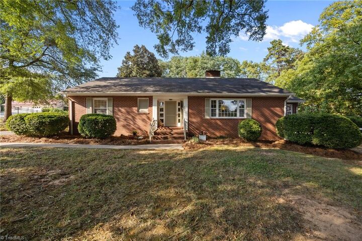 502 W Hunter Street  Madison NC 27025 photo