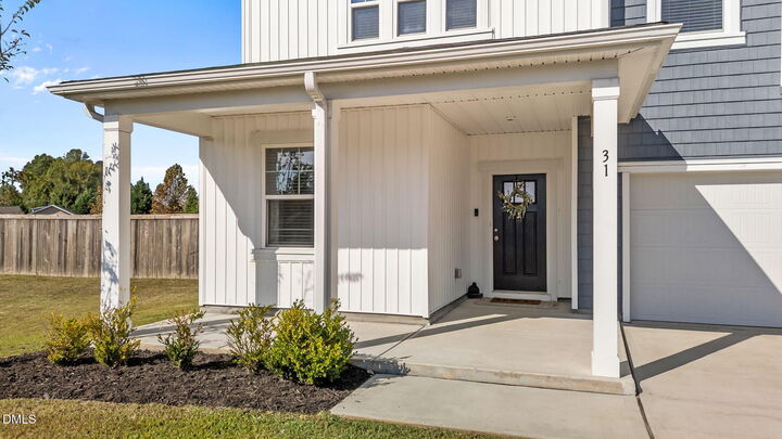 Property Photo:  31 Wood Barn Court  NC 27526 