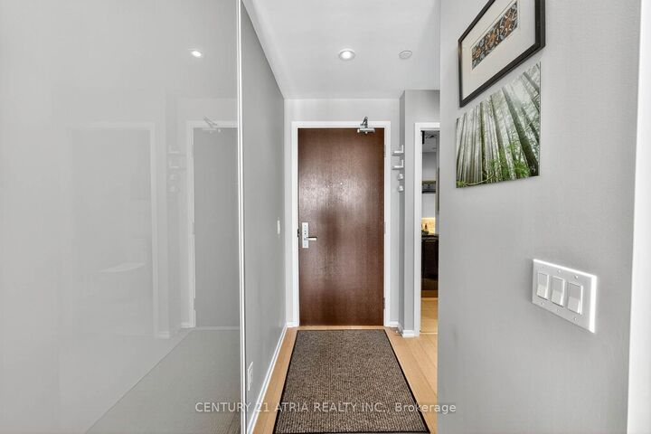 Photo de la propriété:  70 Temperance Street 3101  ON M5H 0B1 