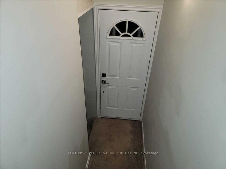 Photo de la propriété:  1482 Fisher Avenue Lwr Lvl  ON L7P 2L8 
