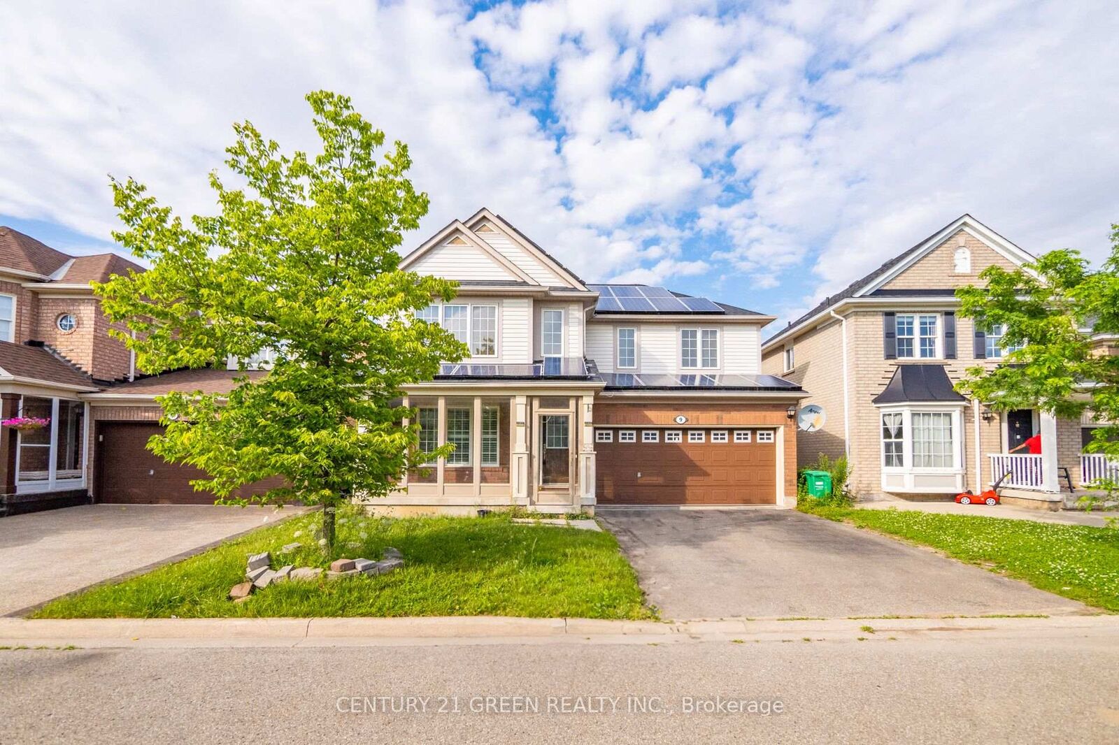 Property Photo:  9 Mortimer Drive  ON L7A 3N1 