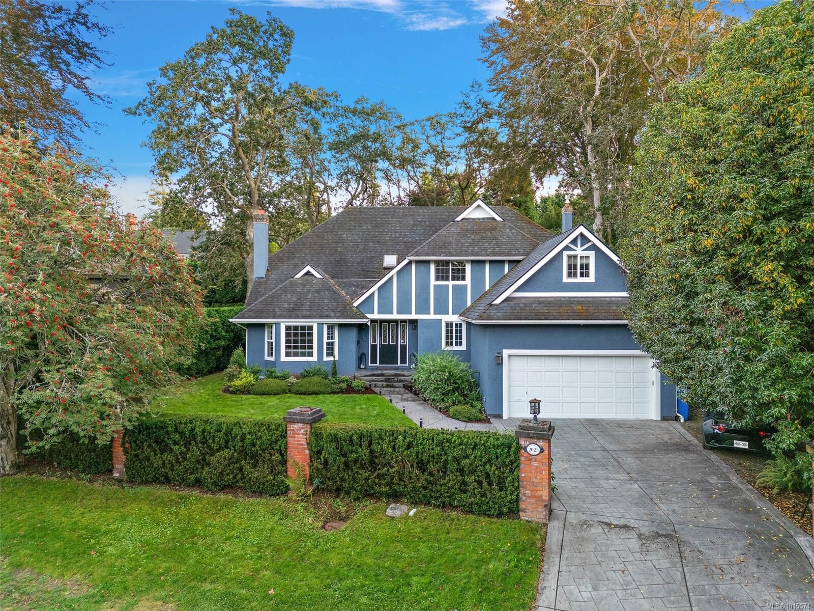 Property Photo: 2023 Runnymede Ave BC V8S 2V5