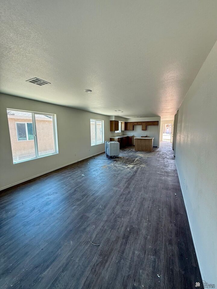 Property Photo: 7970 E 46 Pl AZ 85365
