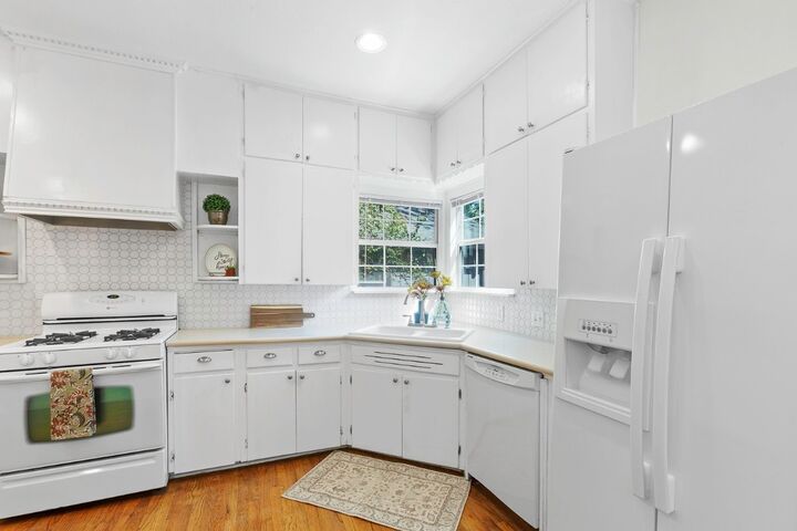 Property Photo:  1414 E 37th Street  TX 78722 