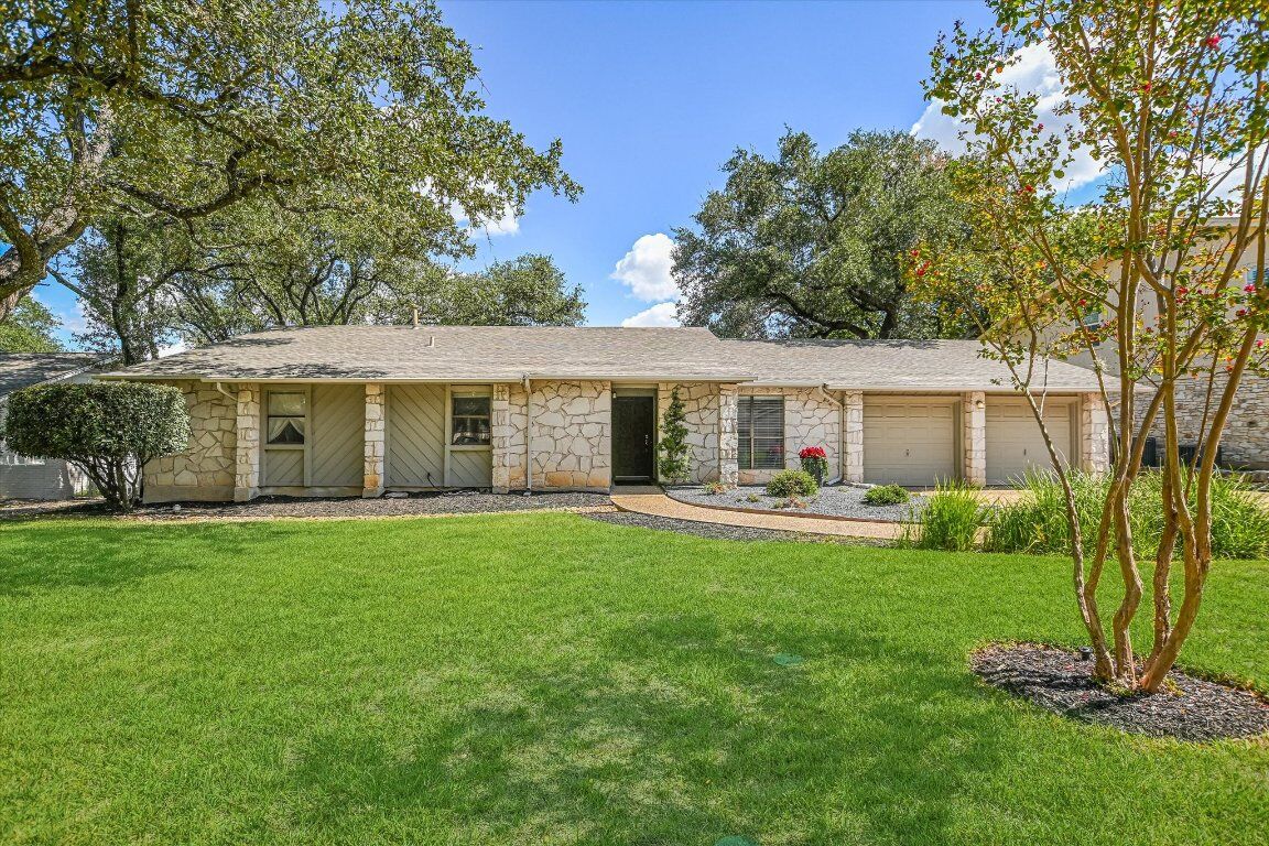 Property Photo: 4110 Bluffridge Drive TX 78759