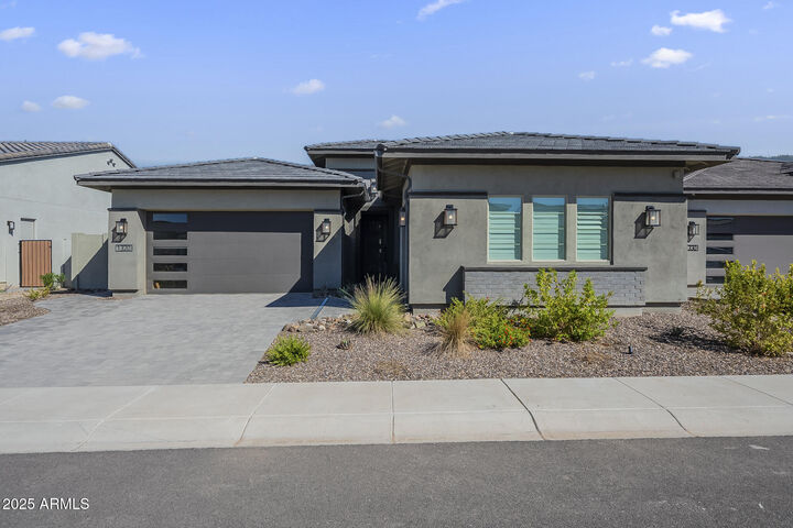 Property Photo:  1320 E Beechnut Place  AZ 85249 