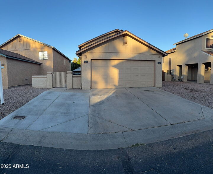 Property Photo:  921 S Val Vista Drive 28  AZ 85204 