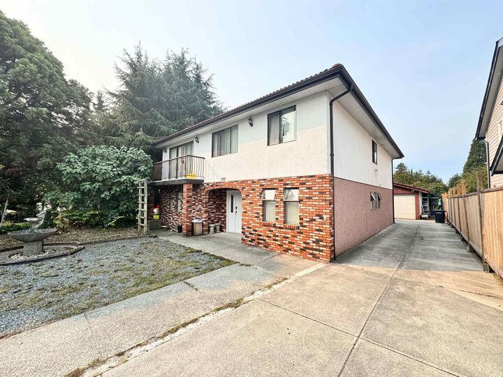 Property Photo: 7295 Sussex Avenue BC V5J 3V6