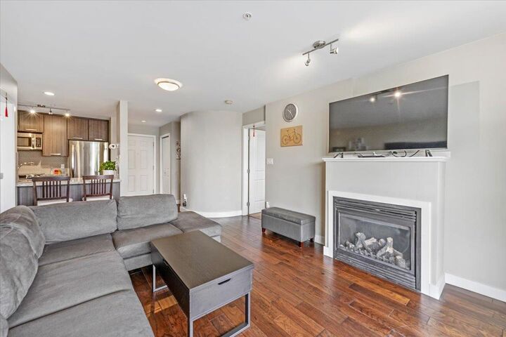 Property Photo:  3255 Smith Avenue 409  BC V5G 0B5 