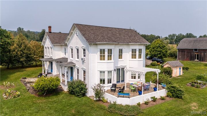 Property Photo: