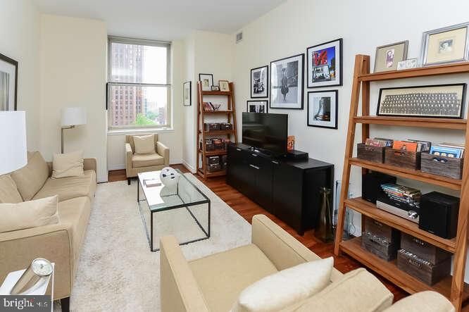 Property Photo:  1600 Arch Street 1407  PA 19103 