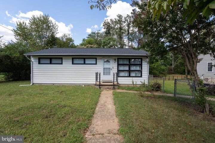 Property Photo:  405 Powell Street  VA 22408 