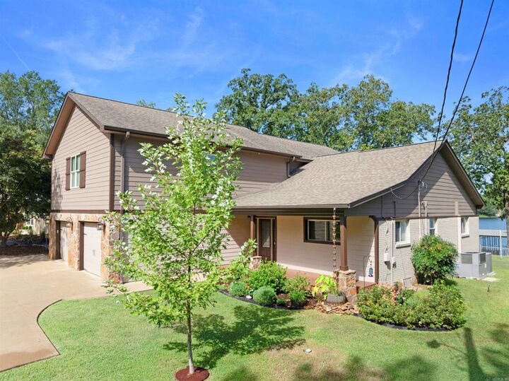 Property Photo:  