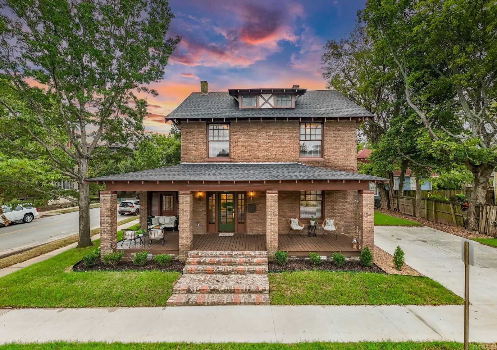 Property Photo:  201 W Daisy L Gatson Bates Drive  AR 72202 