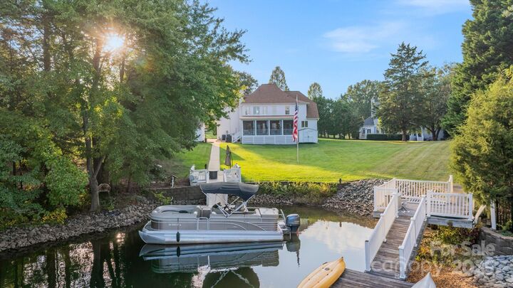 Property Photo:  21216 Norman Shores Drive  NC 28031 