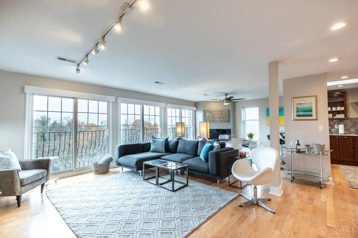 Property Photo: 964 Auburnview Drive OH 45206
