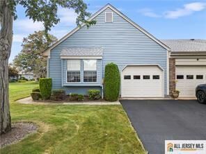Property Photo:  16 Alex Hamilton Court B  NJ 08831 