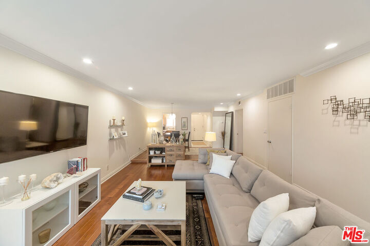 Property Photo:  1000 S Westgate Ave  CA 90049 