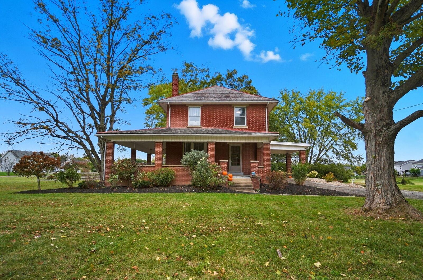 Property Photo: 525 Gender Road OH 43110