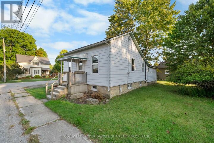 Property Photo:  103 Park Street  ON N0M 1S2 