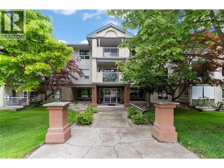 Photo de la propriété:  250 5 Street Southeast 314  BC V1E 1J8 