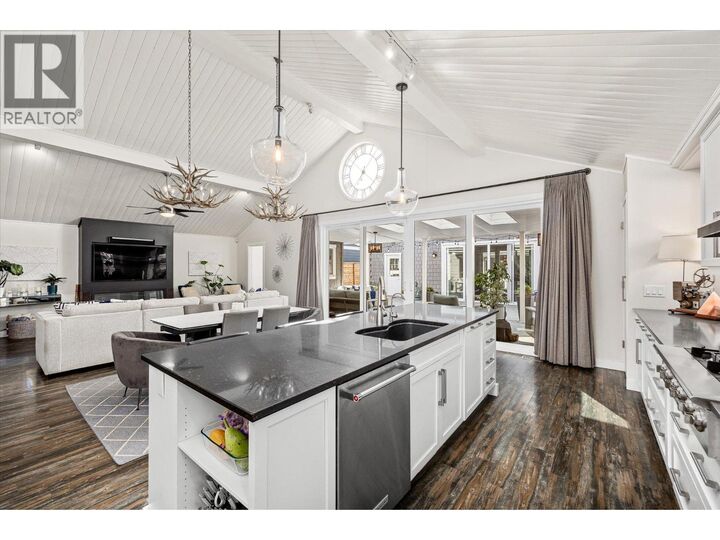 Property Photo:  963 Stockwell Avenue  BC V1Y 6W3 