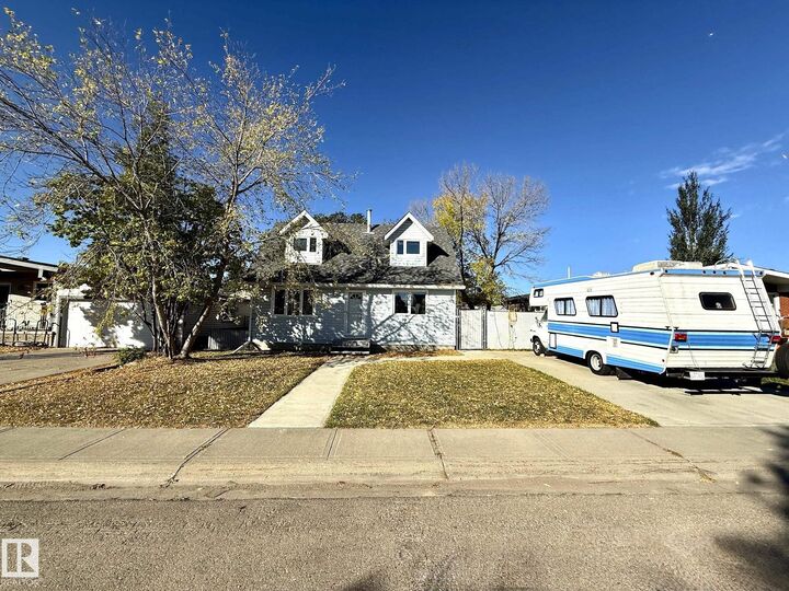 Property Photo:  16 Wild Hay Drive  AB T9G 1S4 