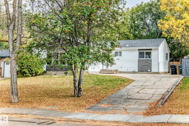 Property Photo:  139 Willow Street  AB T8A 1P3 